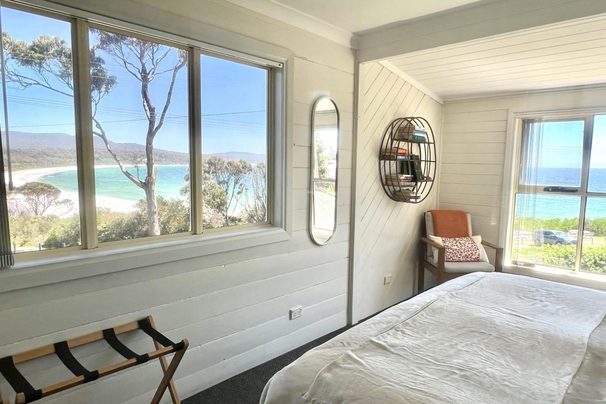 Binalong Beach Cottage Beachfront At Bay Of Fires Next To Restaurant Binalong Bay Exteriér fotografie